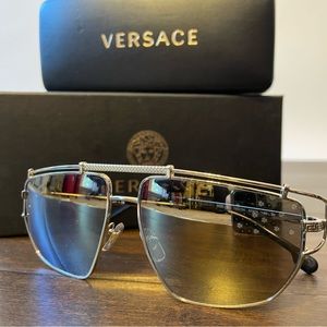 Versace VE2022 1436/87 Gold Fashion Pilot Sunglasses 57mm